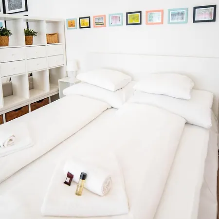 Brigi For 6 Ppl, Ac, Fast Wifi Будапешт